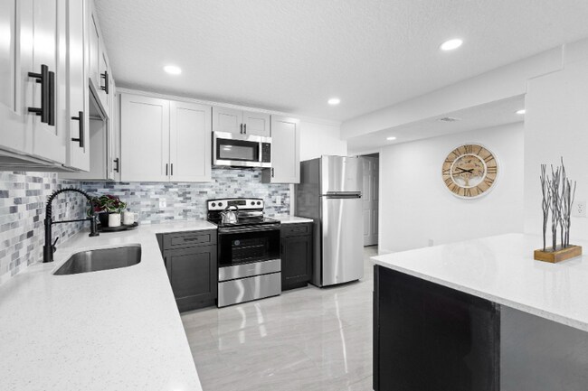 Photo - 1824 Lake St Unit 2