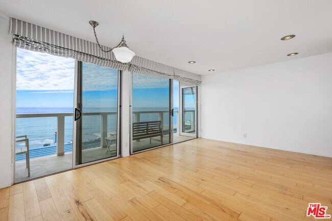 Photo - 11942 Whitewater Ln