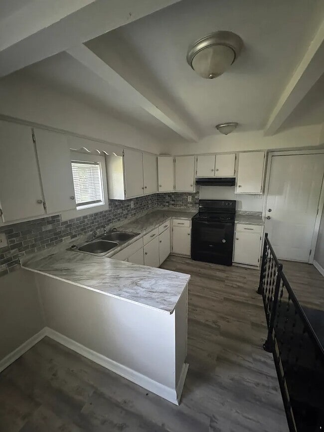 Photo - 6625 Thurston Ave