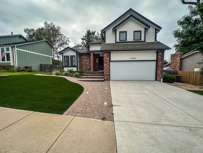 Building Photo - Beautifully 4BR, 3BA Tri-Level with Gorgeo... Rental