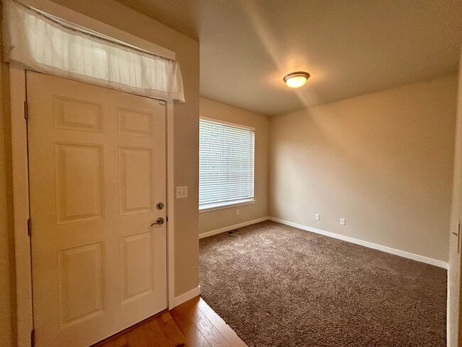 Photo - 4721 Hadley St