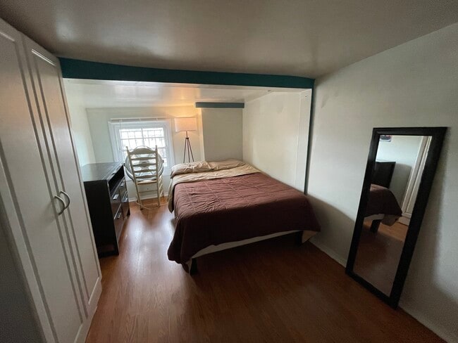 Photo - 1013 St Paul St Unit 4