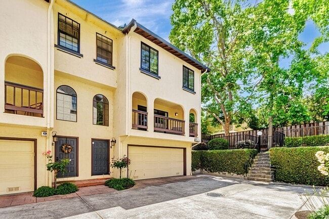 Building Photo - Mountain View Home | High Ceilings • Balco...