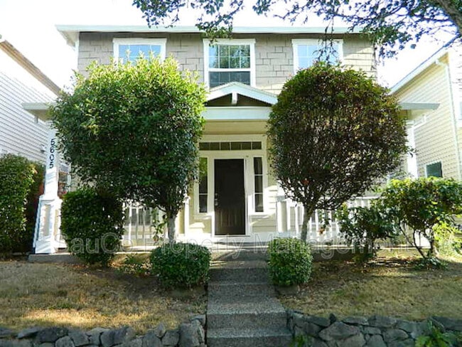 Building Photo - 5605 NE Caddis Dr