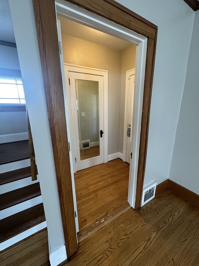 Photo - 2108 Oxford St