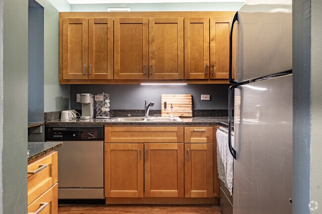 1BR, 1BA - 792SF - Kitchen
