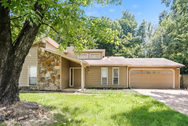 Photo - 2604 Lynnfield Rd