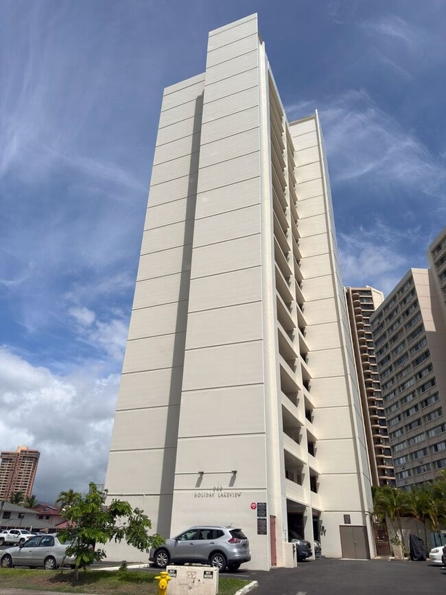 Building Photo - 949 Ala Nanala St Rental