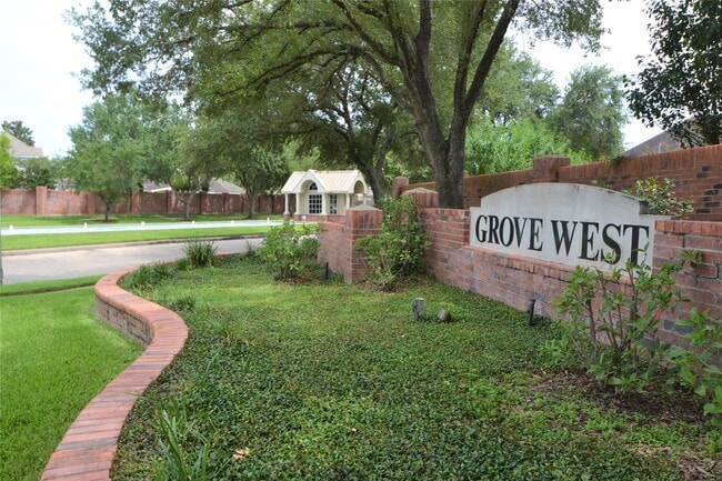 12110 Laurel Ct