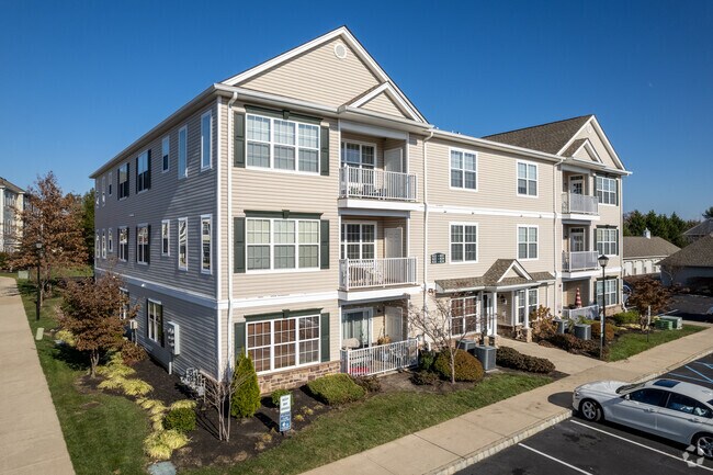 Photo - Mill Pond at Eatontown Apartments
