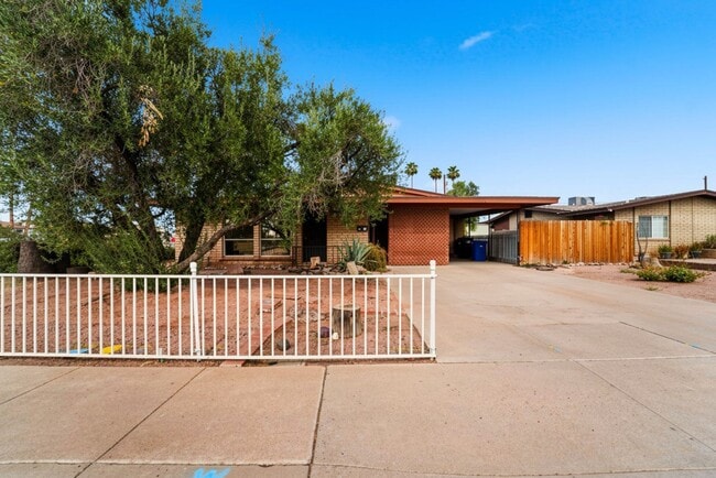 Photo - Charming rental home located on a quiet cul-de-sac in the heart of Mesa