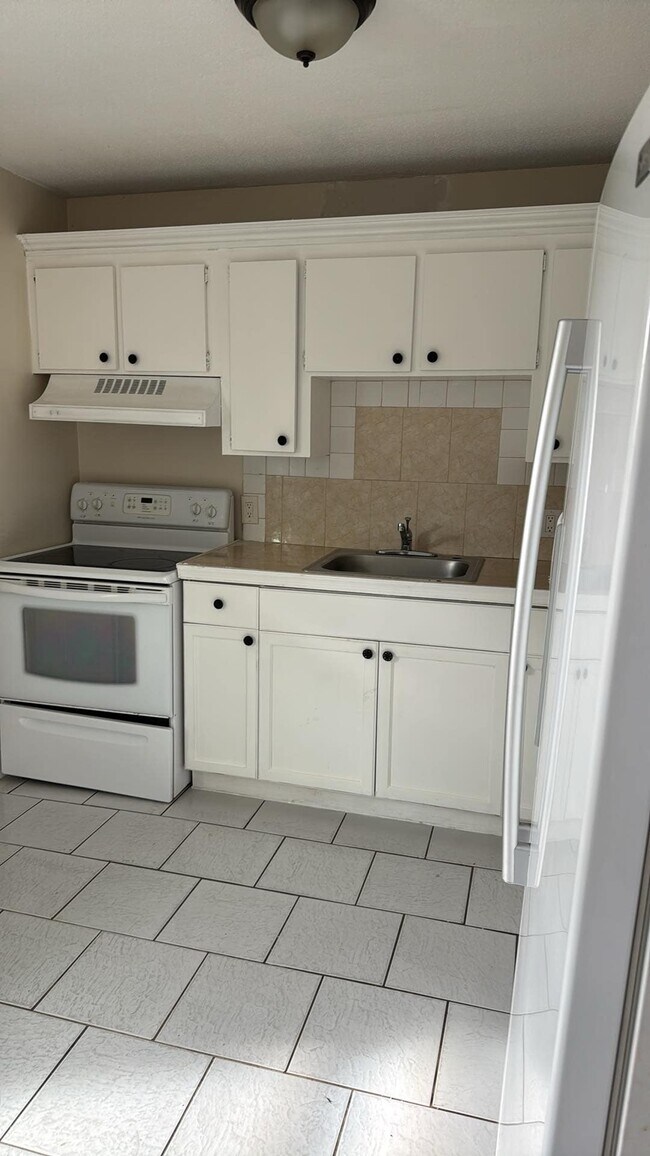 Photo - 503 Mayflower Ln Unit B