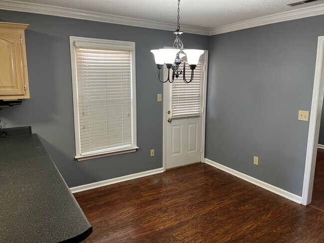 Photo - 2107 Parkplace St SE