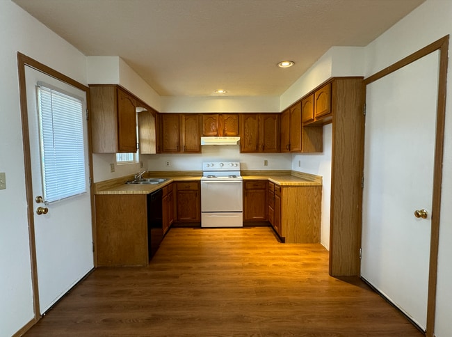 Photo - 2 Bed | 2 Bath | 1 Car Garage Home! 1000 sqft located in SPARTA!
