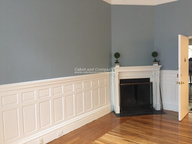 Photo - 295 Newbury St Apartments Unit 2