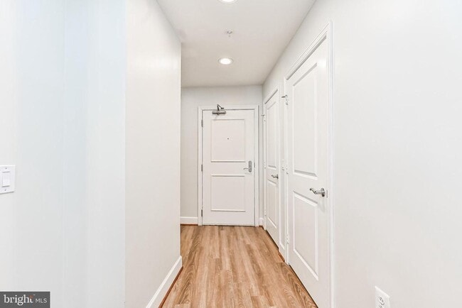 Building Photo - 3600 S Glebe Rd Unit 228W