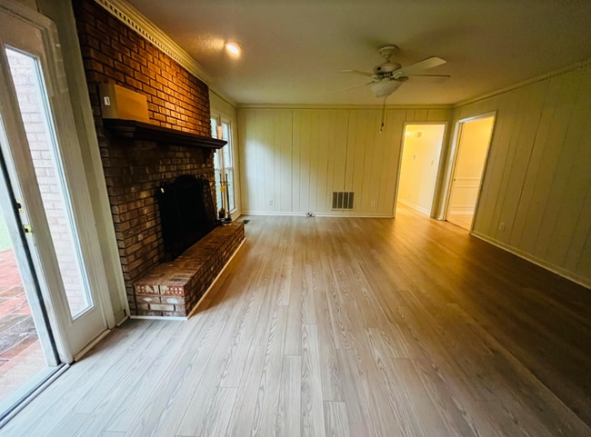 Photo - 161 Mission Dr