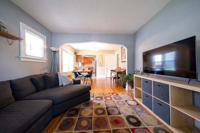 Photo - 4140 5th Ave S