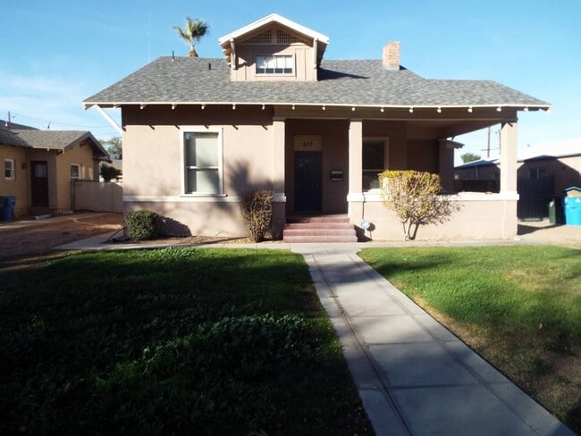 Building Photo - Historic Beauty 4 Bedroom 3 Bathroom COMING SOON