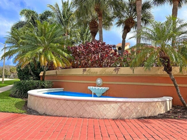 Photo - 200 Uno Lago Dr Unit 201