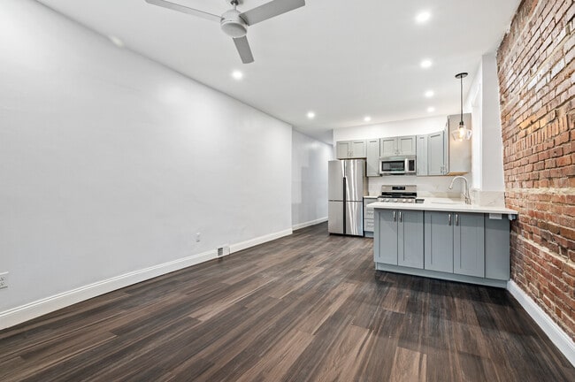 Photo - 318 Laurel St