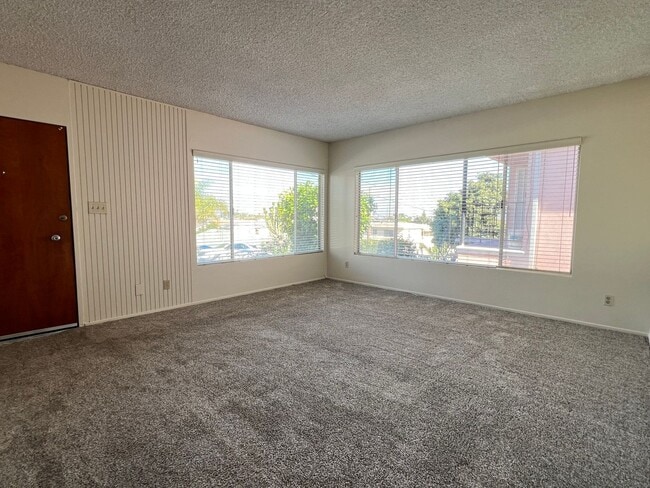 Photo - LEB Unit 741