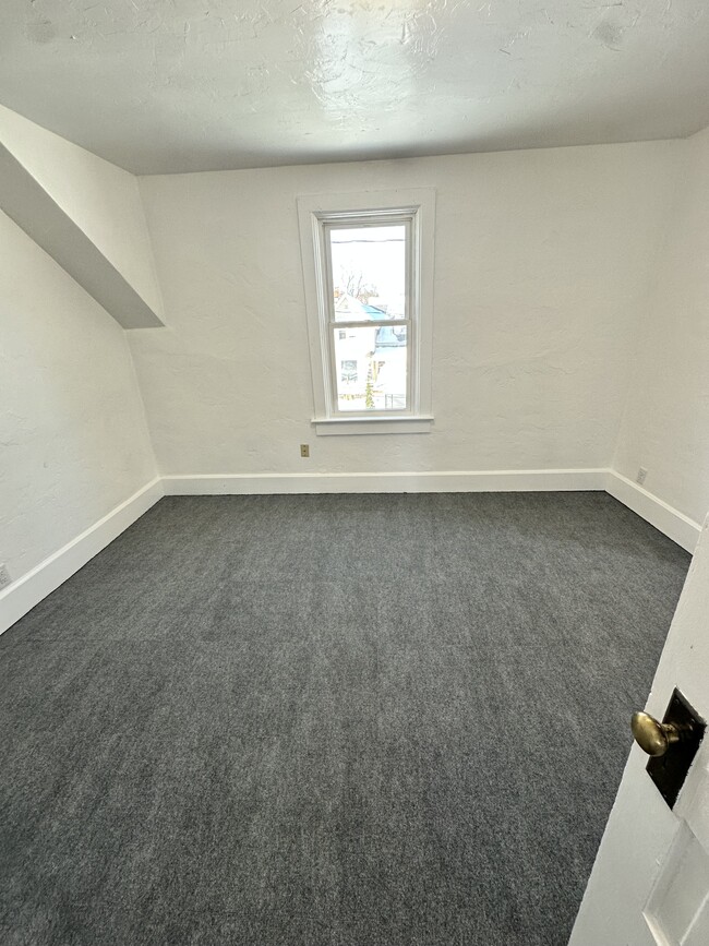 Photo - 1357 Lawe St Unidad Upper