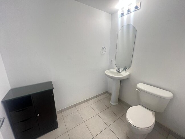 Photo - 140 S Dixie Hwy