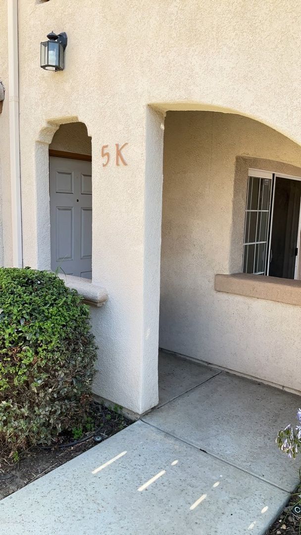 Building Photo - 3 Bedroom Condo in Sunrise Hills Unit 5K