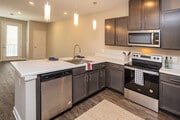 1BR, 1BA - 670SF