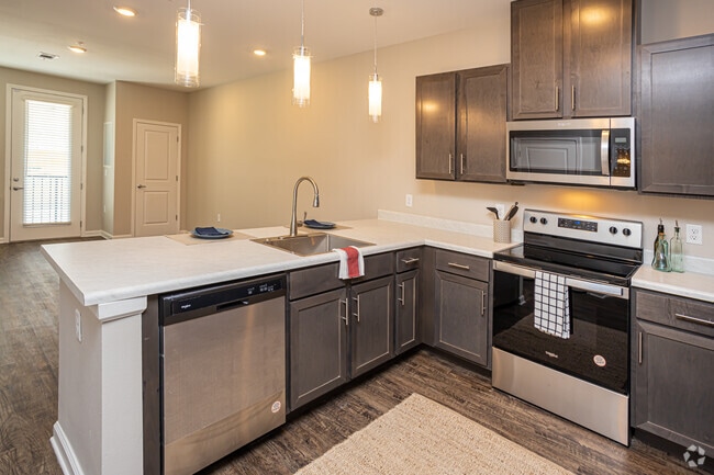 1BR, 1BA - 670SF