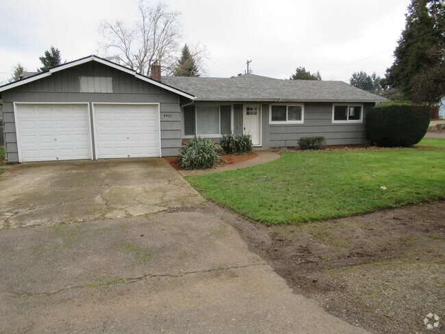 Building Photo - Large Four Bedroom South Salem Rental