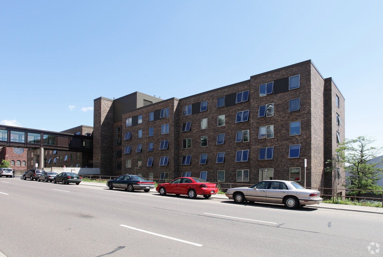 Photo - King Manor Apartments