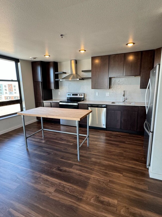 Modern Apartments in North Bismarck - Modern Apartments in North Bismarck Unit D-311