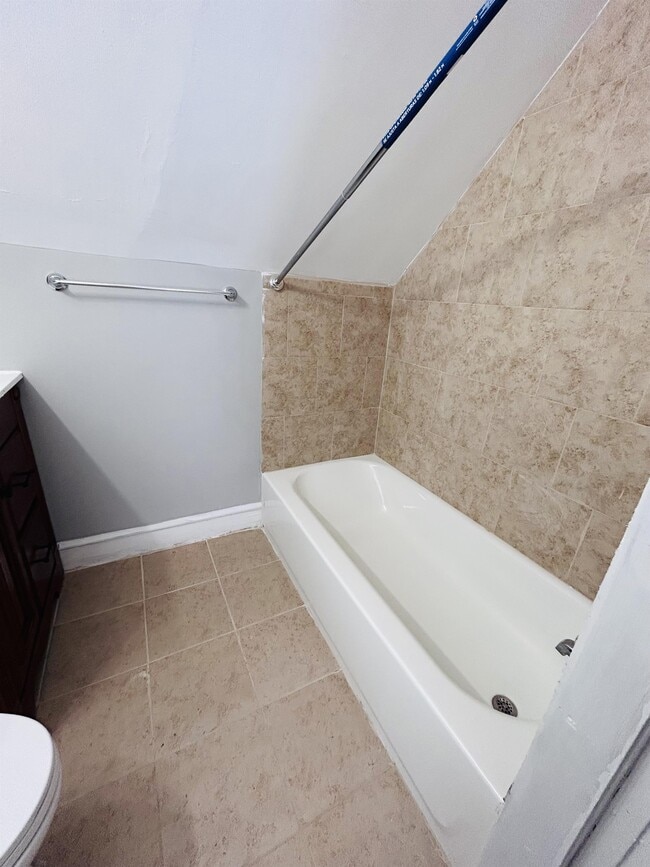 Photo - 1221 Lindley Ave Unit 3
