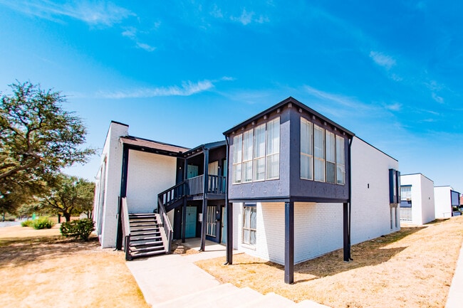 Westover Hills - Westover Hills Apartments