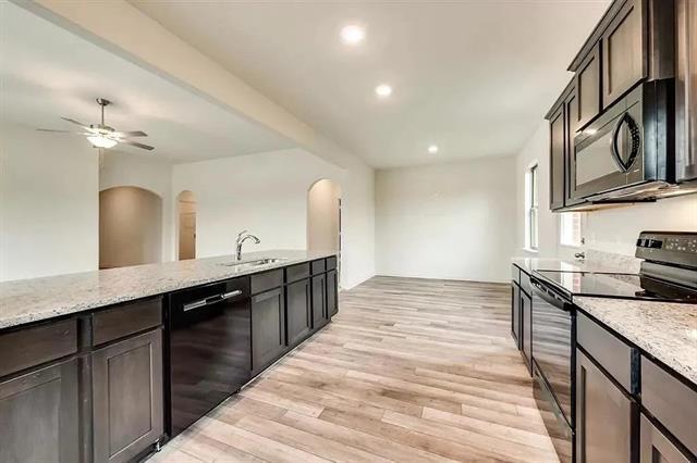 Photo - 816 Mallorie Ln