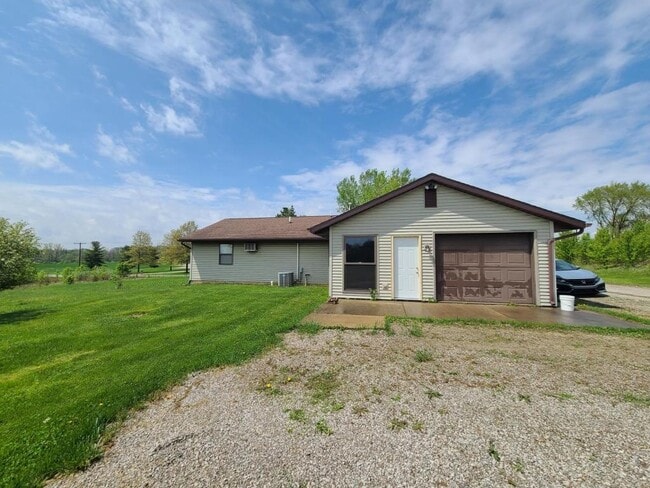 Photo - 16924 Amstutz Rd
