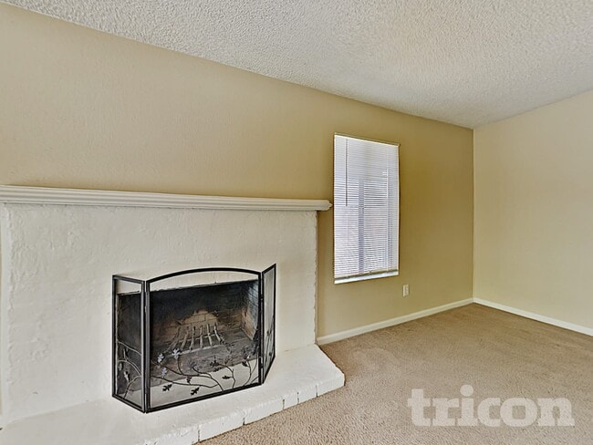 Photo - 5294 Acacia Way