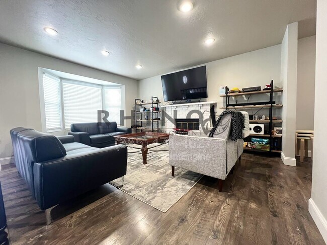 Photo - 5658 S Vlg Cir