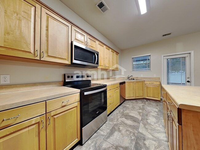 Photo - 90 Summer Hill Way