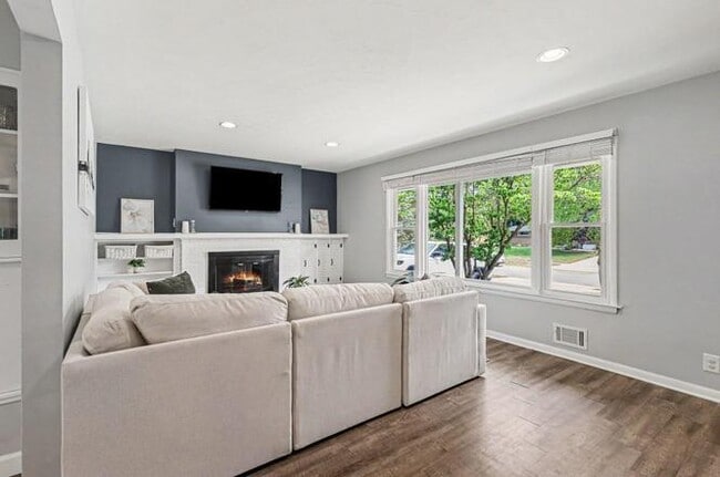 Photo - 2685 Northville Dr NE
