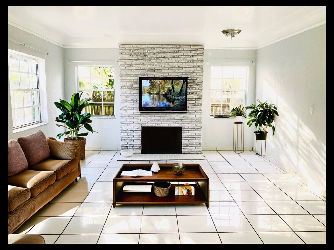 Living Room - 1801 SW 10th St (Miami, FL)