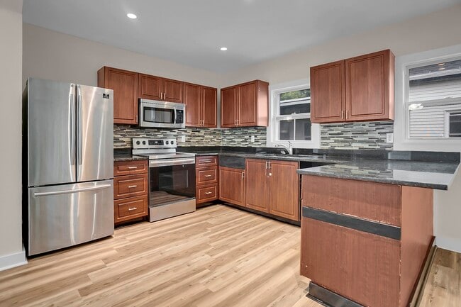 66 Pacific St Unit 2
