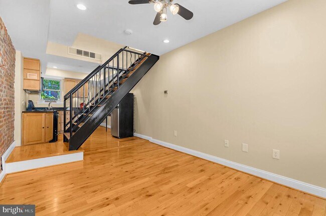Photo - 1005 Baylis St