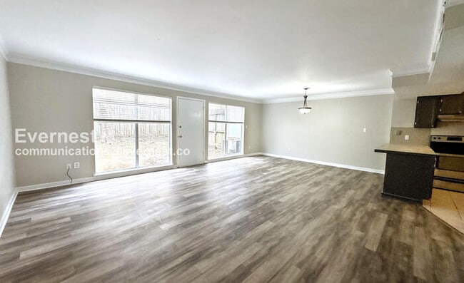 Photo - 684 Idlewild Cir