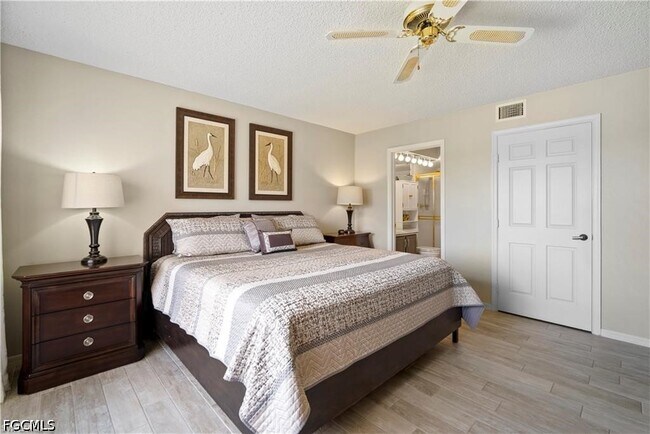 Photo - 7430 Lake Breeze Dr Unit 402