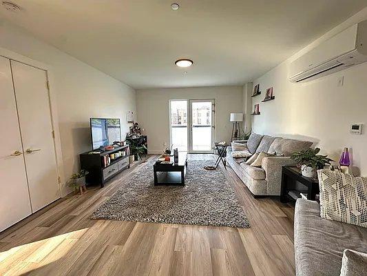 Building Photo - 2 bedroom in BRONX NY 10463 Unit 404