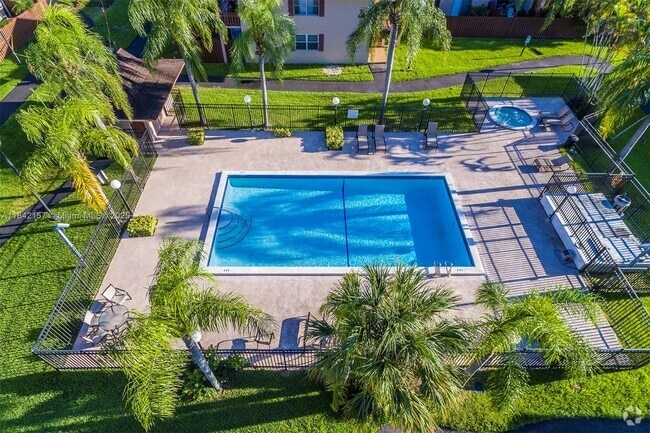 Building Photo - 11209 SW 88th St Unit 204B Rental