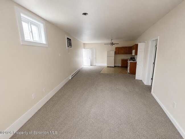 Photo - 1276 Main St